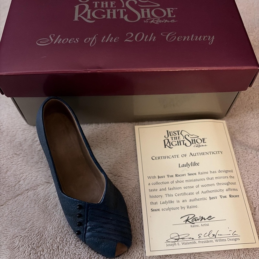 Just the Right Shoe "LADYLIKE" #25044 Mini Shoe Figure With Box & COA